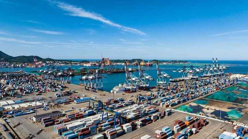 外资码头时代谢幕;烟台港全面控股国际集装箱码头。 新闻