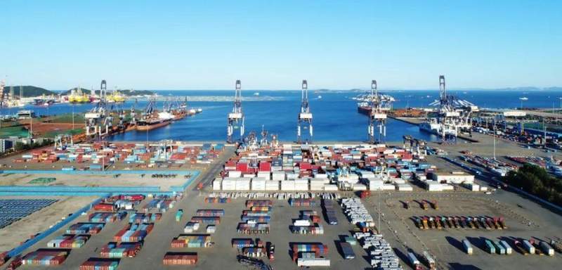 外资码头时代谢幕;烟台港全面控股国际集装箱码头。 新闻