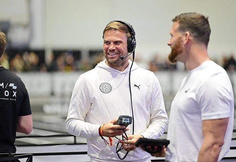  仓库起步的体能挑战赛；七年成长为全球健身热潮；中产人群从中获得持久动力。 体育新闻 仓库起步的体能挑战赛；七年成长为全球健身热潮；中产人群从中获得持久动力。 体育新闻