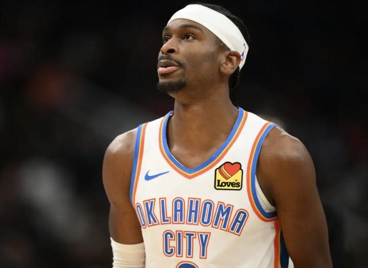  NBA名宿安东尼发声：球员心中真MVP已定；本赛季SGA表现令人信服。 体育新闻