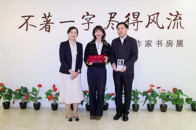 为何跨界写作能引发深度共鸣？解析苏菲·玛索的文学转型逻辑