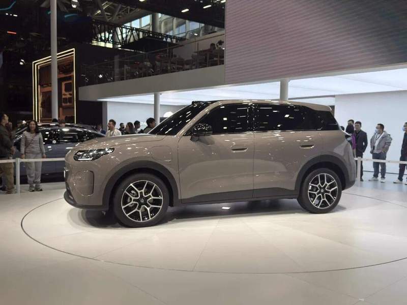 告别出行焦虑：零跑A10带来的平权时代体验