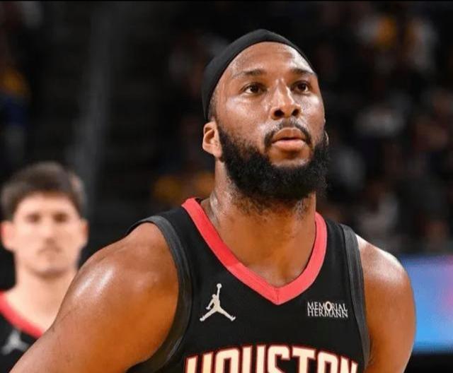  【战术复盘】火箭破敌113-102：杜兰特的杀手本能在关键时刻如何接管比赛 体育新闻