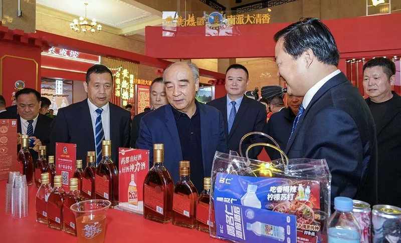  技术解码：名仁苏打水×古井贡神力酒的“轻养”方案为何成为酒水融合新标杆 企业服务