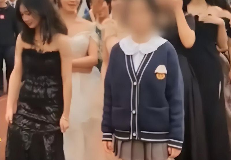  儿童着装规范中的认知边界：五年级女生穿搭争议的深层解析 教育招生