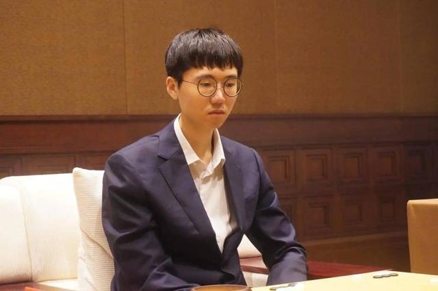  一盘棋的重量：当围棋少年们遭遇成长的代价 体育新闻