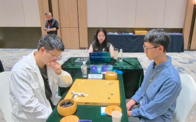  一盘棋的重量：当围棋少年们遭遇成长的代价 体育新闻